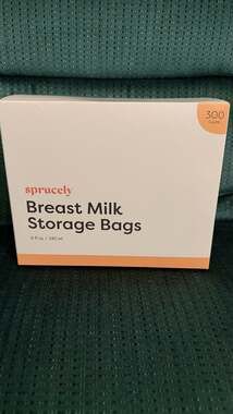 Sprucely Breast Milk Storage Bags 300 Count 8 oz / 240 mL New in Box